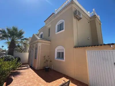 3 chambre Villa/Maison à vendre à Torrevieja avec garage - 399 000 € (Ref: 10089944)