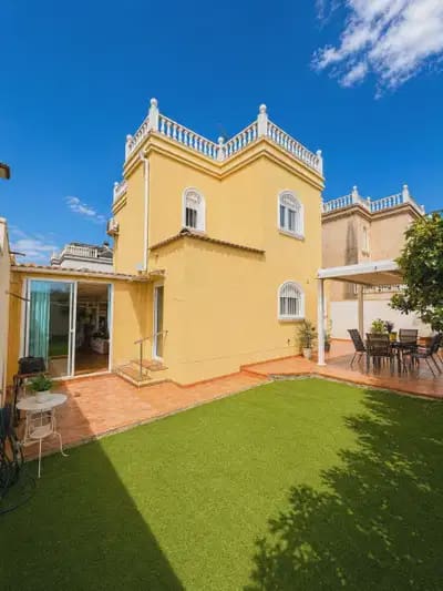3 chambre Villa/Maison à vendre à Torrevieja avec garage - 399 000 € (Ref: 10089944)