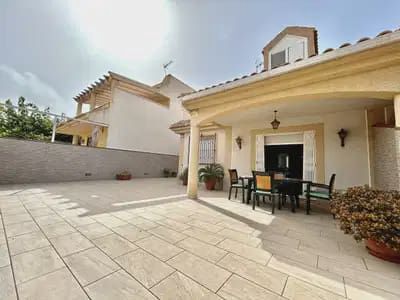 3 soverom Hus til salgs i Torre de la Horadada, Pilar de la Horadada med garasje - € 399 000 (Ref: 10089951)