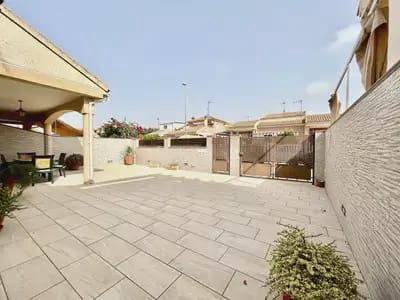 3 soverom Hus til salgs i Torre de la Horadada, Pilar de la Horadada med garasje - € 399 000 (Ref: 10089951)