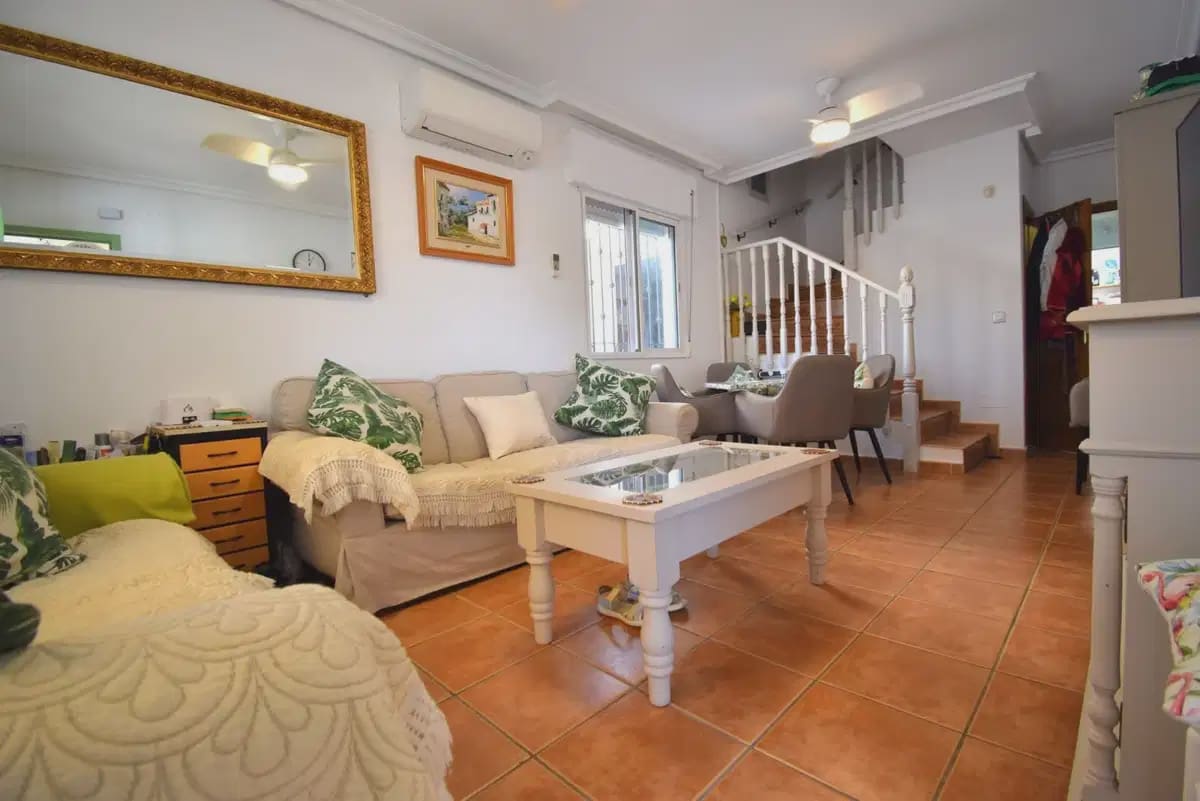 3 soveværelse Villa til salg i La Zenia med swimmingpool - € 315.000 (Ref: 10091018)