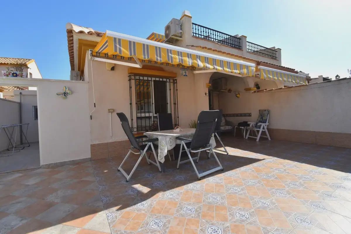 3 soveværelse Villa til salg i La Zenia med swimmingpool - € 315.000 (Ref: 10091018)