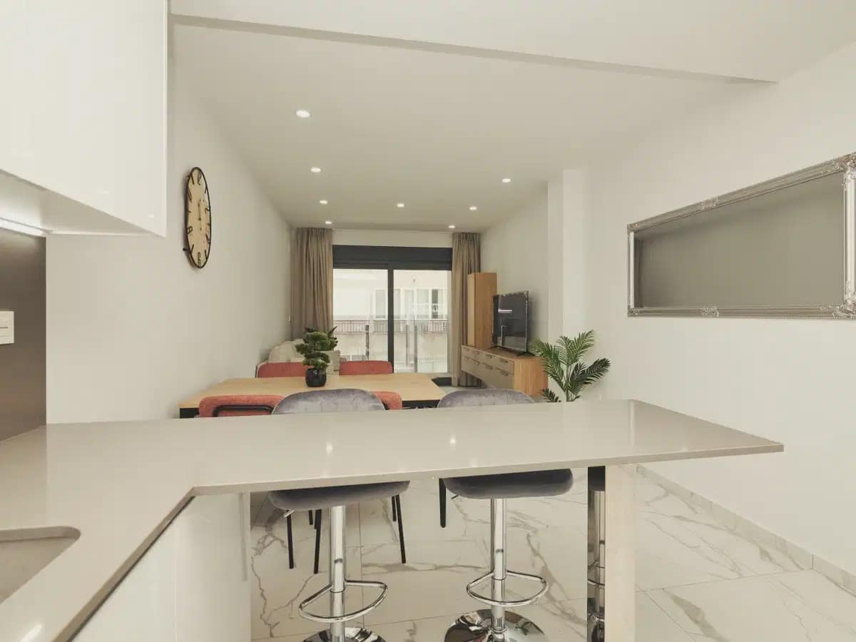 Apartamento de 2 habitaciones en Torrevieja en venta con piscina garaje - 326.900 € (Ref: 10091019)