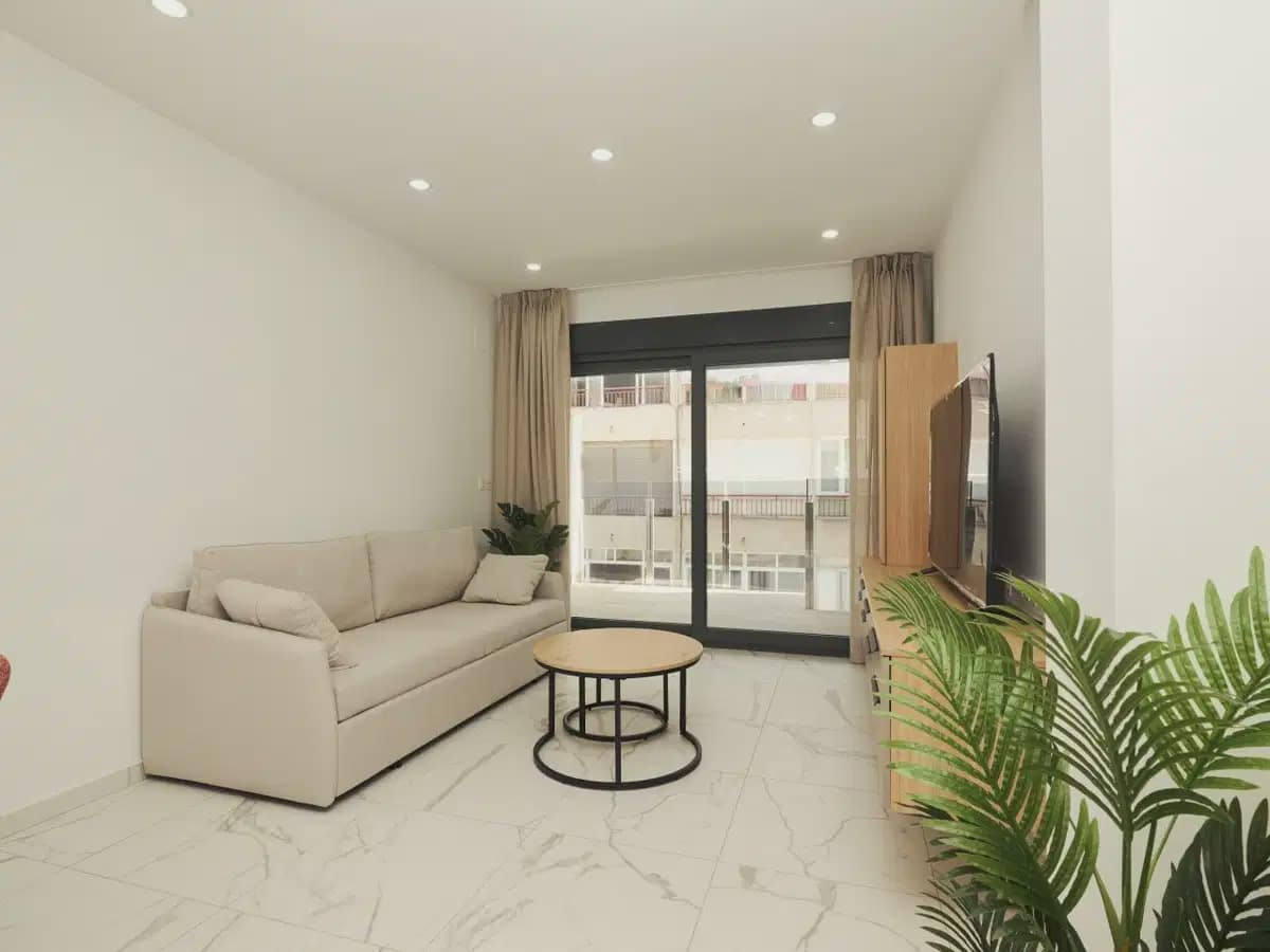 Apartamento de 2 habitaciones en Torrevieja en venta con piscina garaje - 326.900 € (Ref: 10091019)