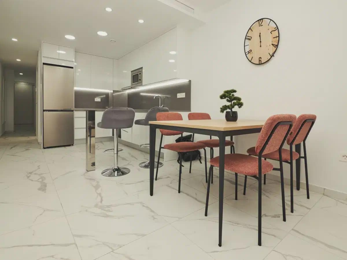 Apartamento de 2 habitaciones en Torrevieja en venta con piscina garaje - 326.900 € (Ref: 10091019)