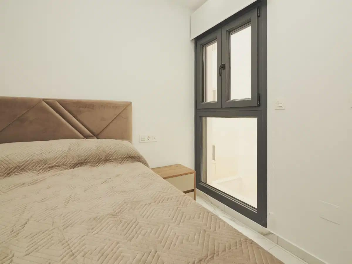 Apartamento de 2 habitaciones en Torrevieja en venta con piscina garaje - 326.900 € (Ref: 10091019)