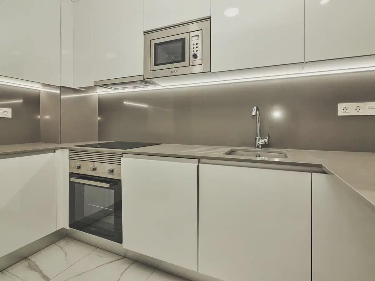 Apartamento de 2 habitaciones en Torrevieja en venta con piscina garaje - 326.900 € (Ref: 10091019)