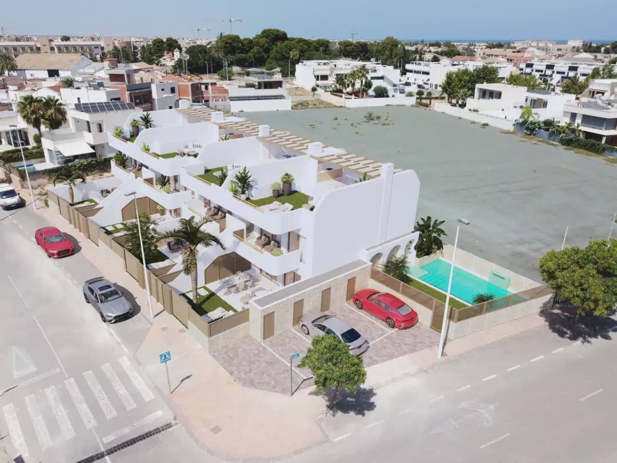 3 makuuhuone Bungalow myytävänä paikassa San Pedro del Pinatar mukana uima-altaan 
autotalli - 339 900 € (Ref: 10098671)