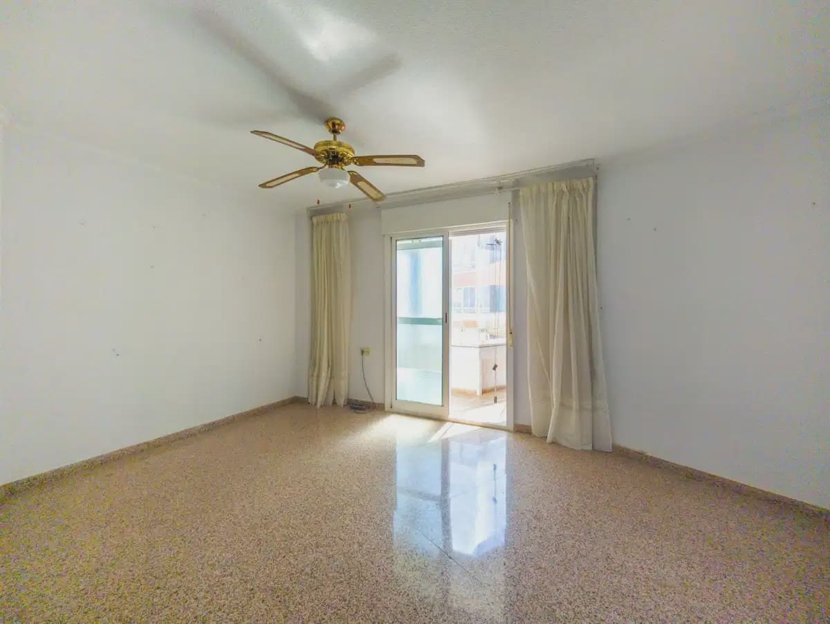3 makuuhuone Huoneisto myytävänä paikassa Torrevieja mukana 
autotalli - 350 000 € (Ref: 10108839)