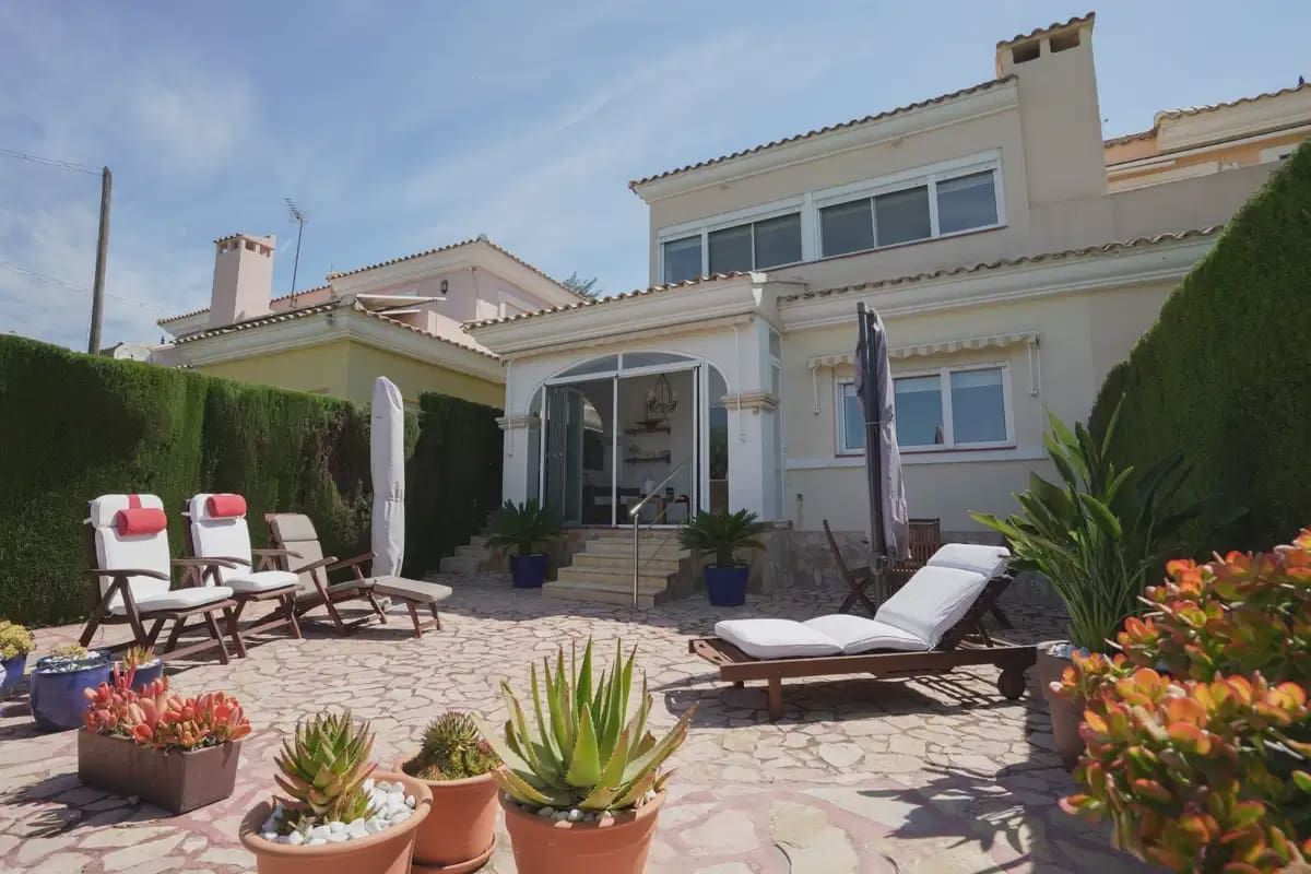 3 bedroom Villa for sale in Bonalba with pool - € 360,000 (Ref: 10108841)