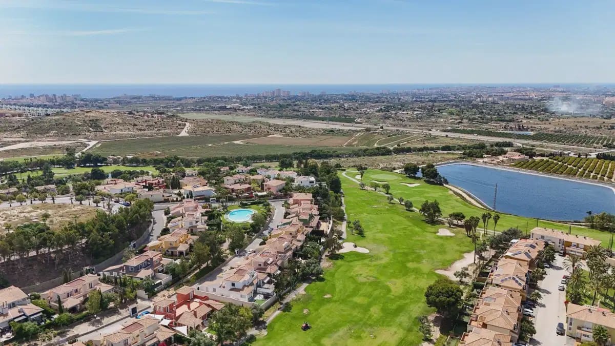 3 bedroom Villa for sale in Bonalba with pool - € 360,000 (Ref: 10108841)