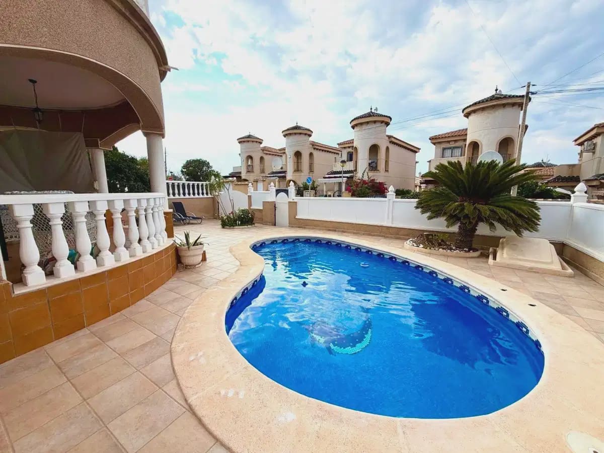 3 soverom Villa til salgs i Orihuela Costa med svømmebasseng - € 369 000 (Ref: 10111068)