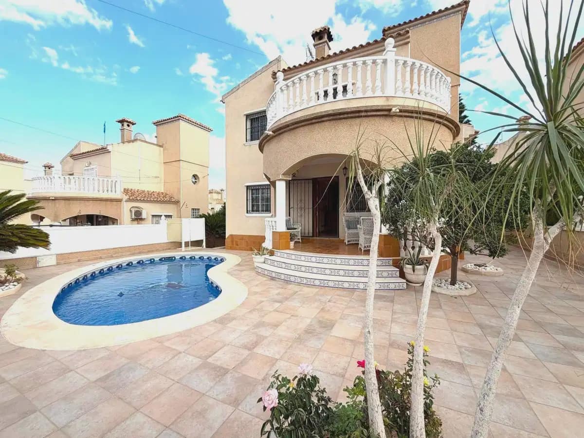 3 soverom Villa til salgs i Orihuela Costa med svømmebasseng - € 369 000 (Ref: 10111068)