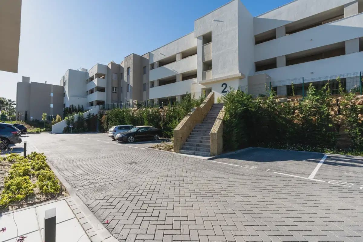 2 chambre Appartement à vendre à Estepona avec piscine garage - 375 000 € (Ref: 10111088)