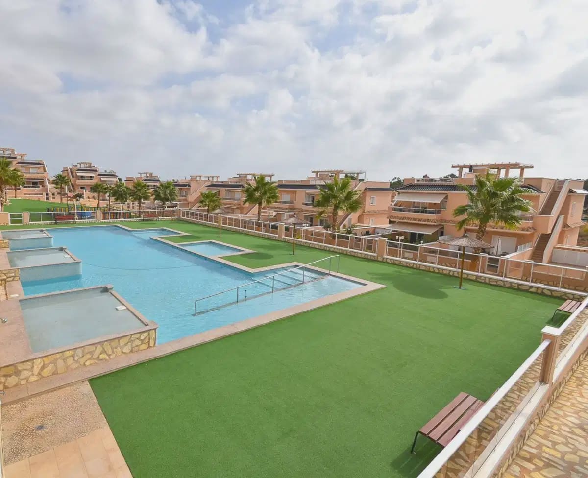 2 camera da letto Attico in vendita in Orihuela Costa con piscina garage - 330.000 € (Rif: 10125228)