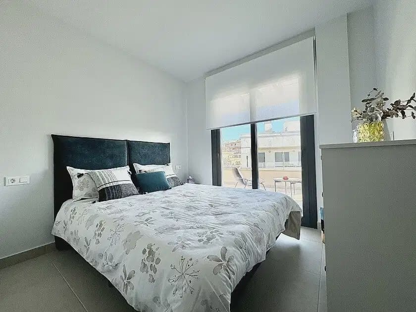 3 sypialnia Penthouse na sprzedaż w Villamartin z basenem garażem - 370 000 € (Ref: 10132914)
