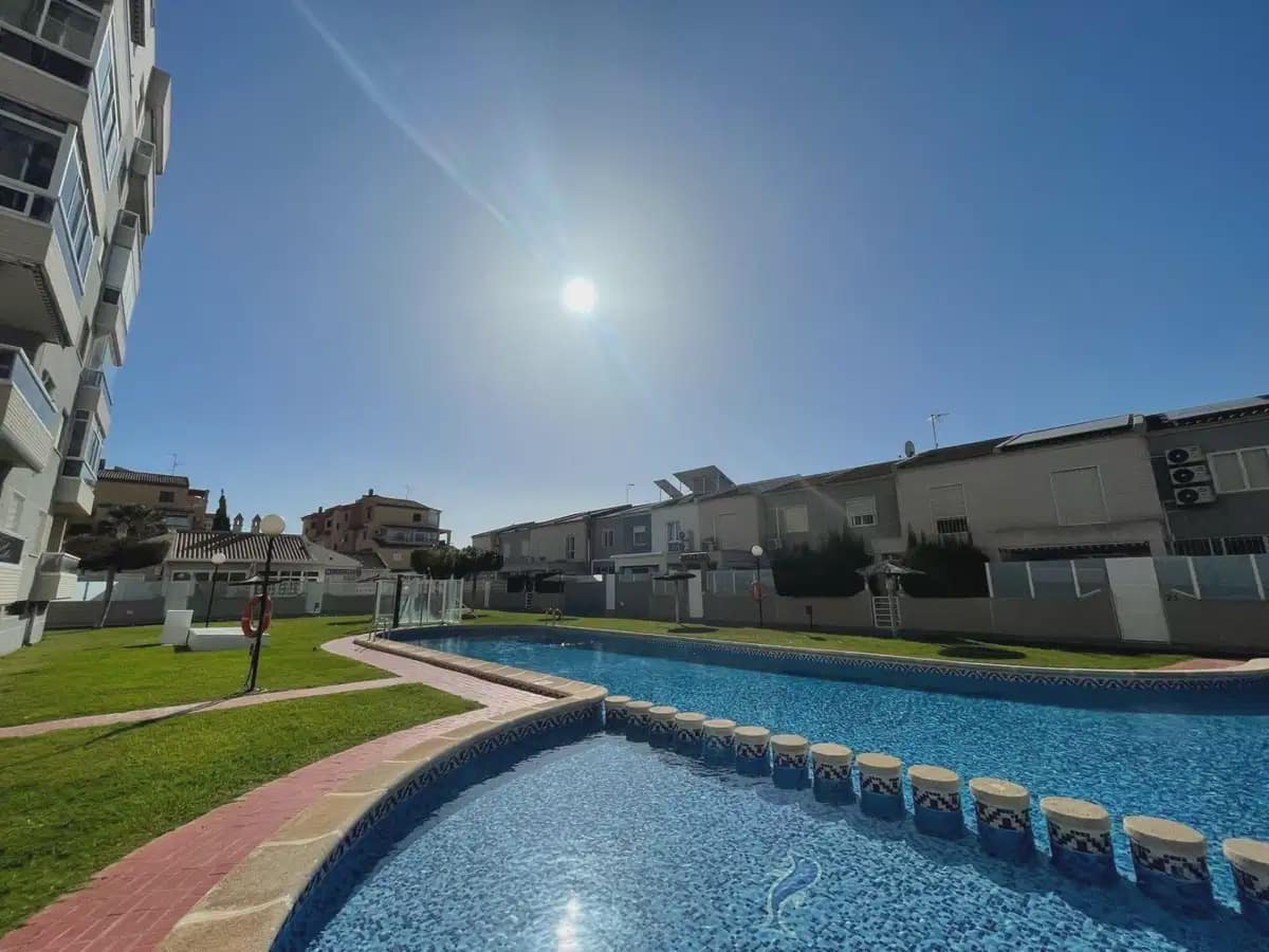 3 quarto Apartamento para venda em Torrevieja com piscina garagem - 370 000 € (Ref: 10132915)