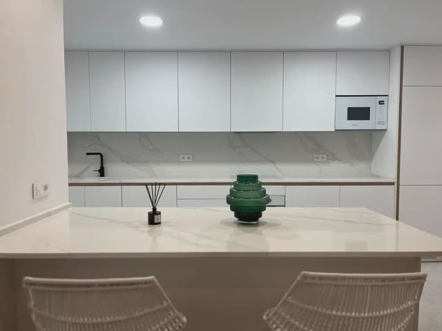 3 Zimmer Apartment zu verkaufen in Torrevieja mit Pool Garage - 370.000 € (Ref: 10132915)