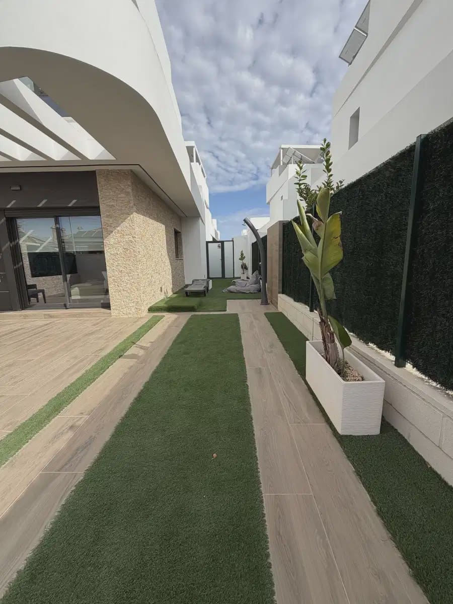 2 quarto Moradia para venda em Los Montesinos com piscina - 369 000 € (Ref: 10132917)