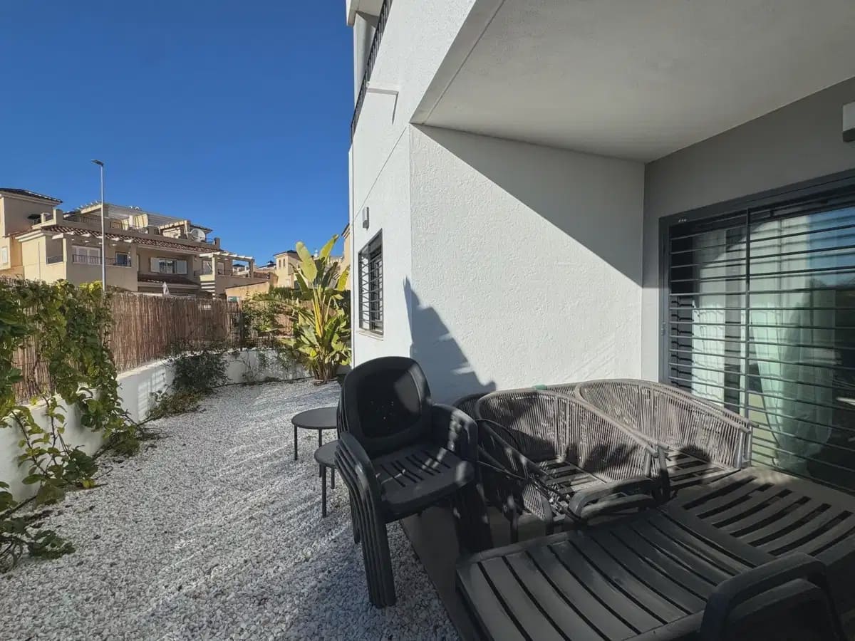 2 bedroom Apartment for sale in Pilar de la Horadada with pool - € 300,000 (Ref: 10135631)