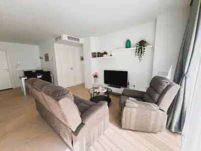 Apartamento de 2 habitaciones en Los Balcones en venta con piscina garaje - 310.000 € (Ref: 10135650)