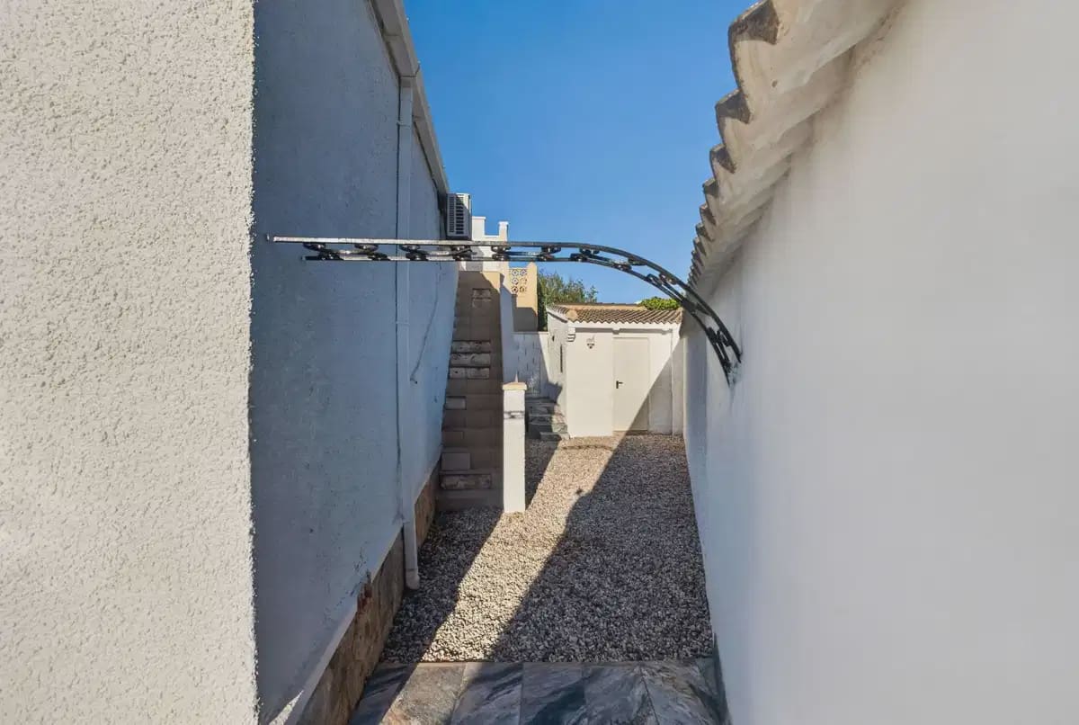 3 soverom Villa til salgs i Torrevieja med svømmebasseng - € 349 000 (Ref: 10147403)