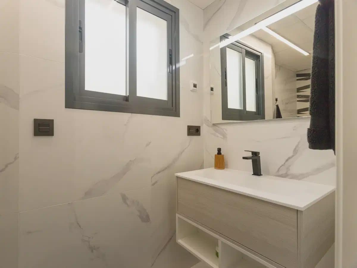 3 soveværelse Lejlighed til salg i Torrevieja med swimmingpool garage - € 379.000 (Ref: 10153263)