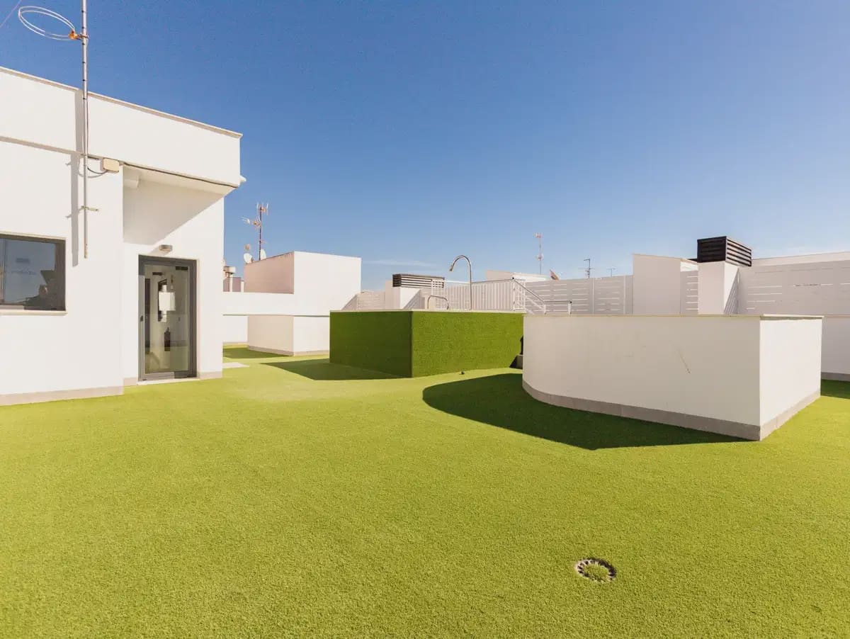 3 soveværelse Lejlighed til salg i Torrevieja med swimmingpool garage - € 379.000 (Ref: 10153263)