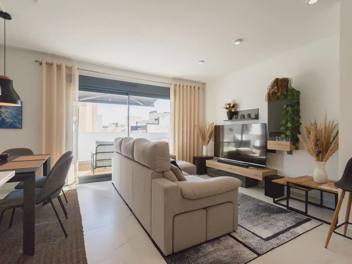 3 soveværelse Lejlighed til salg i Torrevieja med swimmingpool garage - € 379.000 (Ref: 10153263)