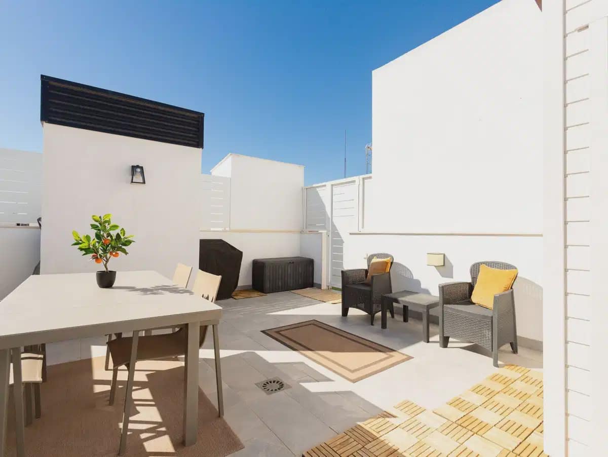 3 soveværelse Lejlighed til salg i Torrevieja med swimmingpool garage - € 379.000 (Ref: 10153263)