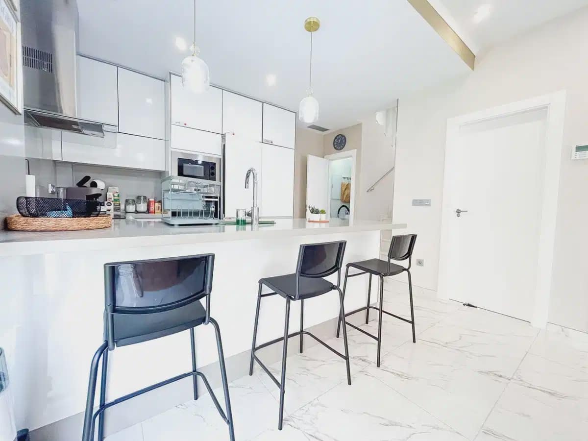 3 slaapkamer Villa te koop in Villamartin met zwembad garage - € 379.995 (Ref: 10153266)