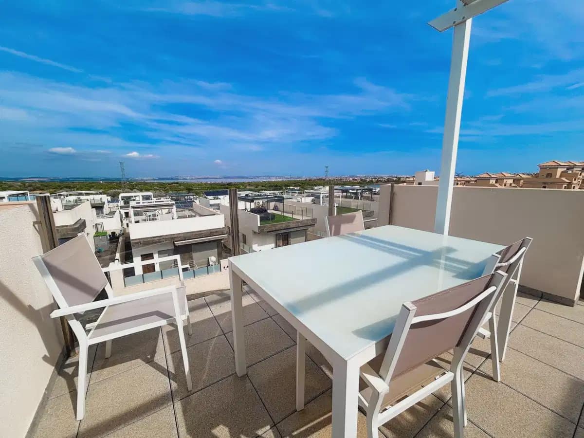 3 slaapkamer Villa te koop in Villamartin met zwembad garage - € 379.995 (Ref: 10153266)