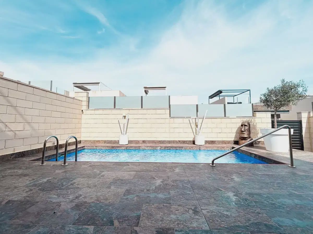 3 slaapkamer Villa te koop in Villamartin met zwembad garage - € 379.995 (Ref: 10153266)