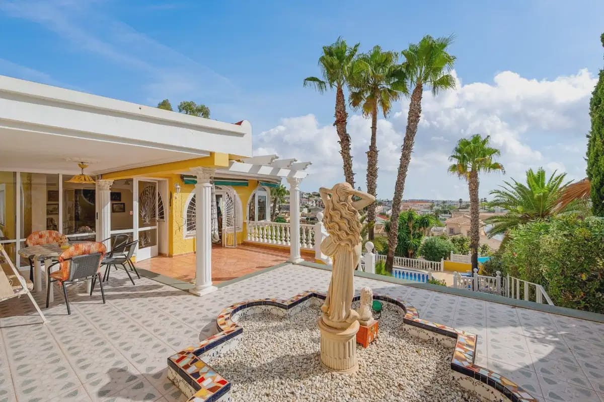 2 bedroom Villa for sale in Rojales with pool - € 385,000 (Ref: 10153267)