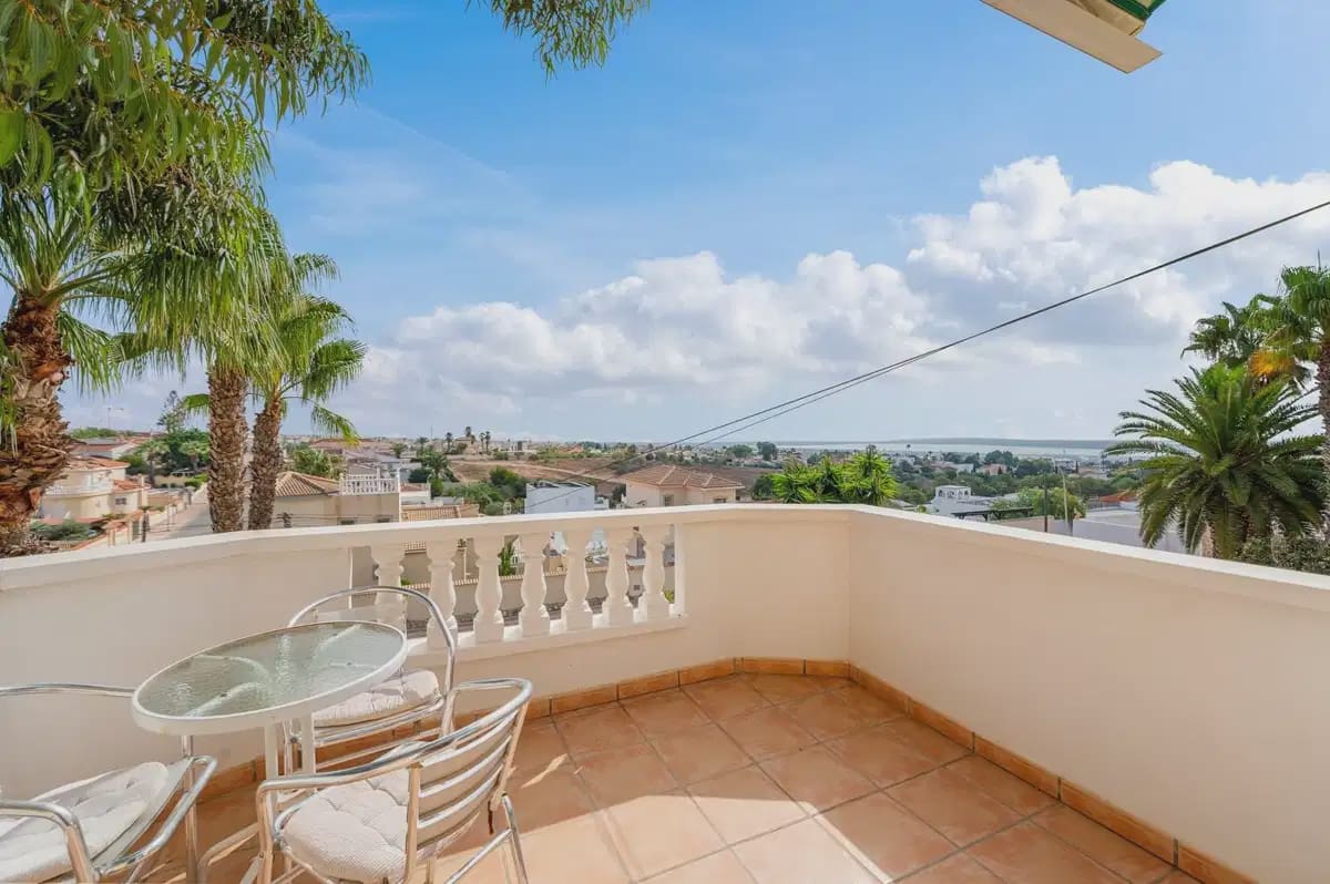2 bedroom Villa for sale in Rojales with pool - € 385,000 (Ref: 10153267)