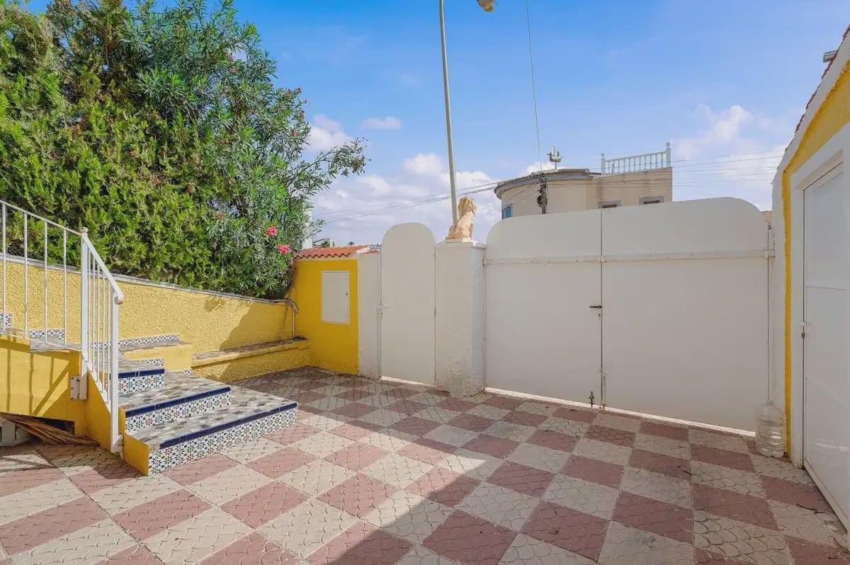 2 bedroom Villa for sale in Rojales with pool - € 385,000 (Ref: 10153267)