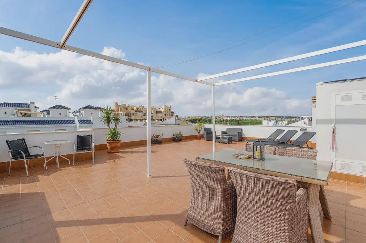 3 soverom Leilighet til salgs i Torrevieja med svømmebasseng garasje - € 385 000 (Ref: 10153268)
