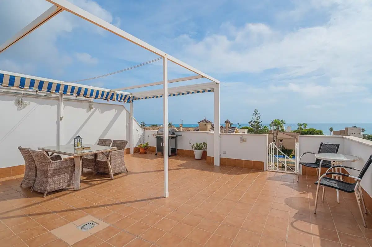 3 soverom Leilighet til salgs i Torrevieja med svømmebasseng garasje - € 385 000 (Ref: 10153268)