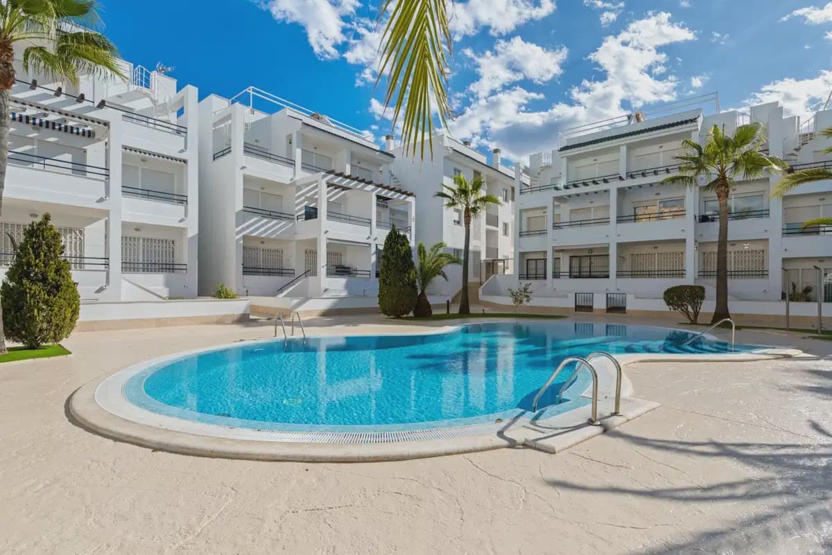 3 soverom Leilighet til salgs i Torrevieja med svømmebasseng garasje - € 385 000 (Ref: 10153268)