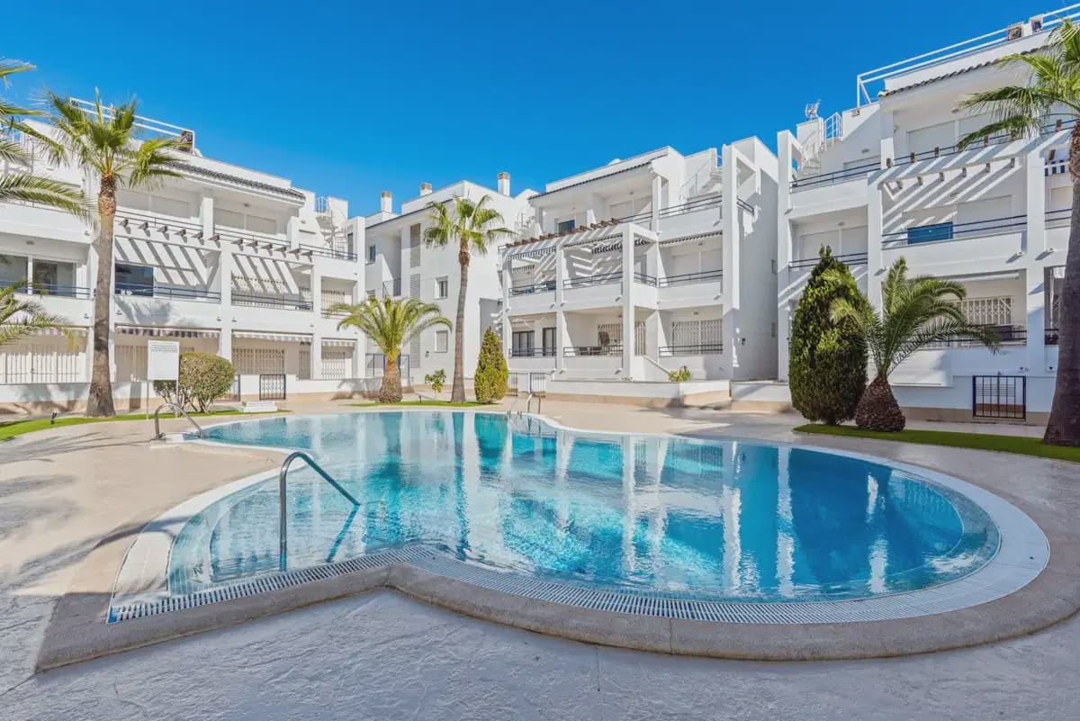 3 soverom Leilighet til salgs i Torrevieja med svømmebasseng garasje - € 385 000 (Ref: 10153268)