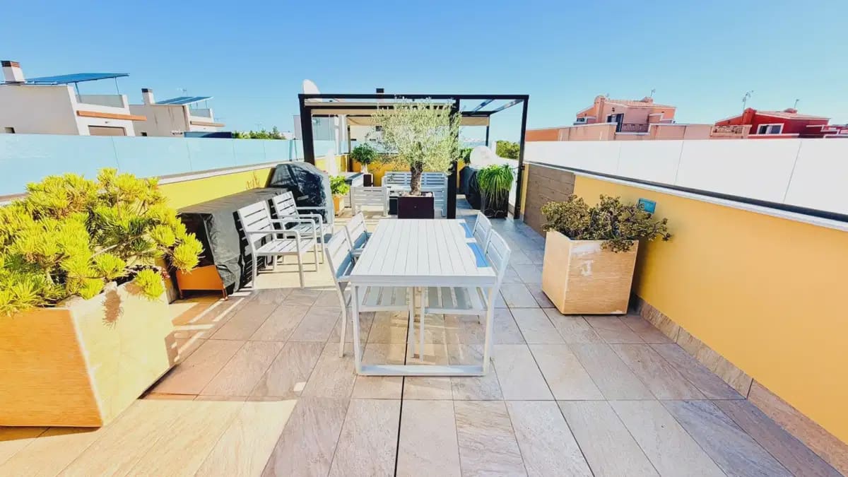 Chalet de 3 habitaciones en Los Montesinos en venta con piscina - 392.500 € (Ref: 10153270)