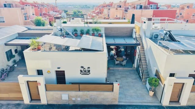 Chalet de 3 habitaciones en Los Montesinos en venta con piscina - 392.500 € (Ref: 10153270)