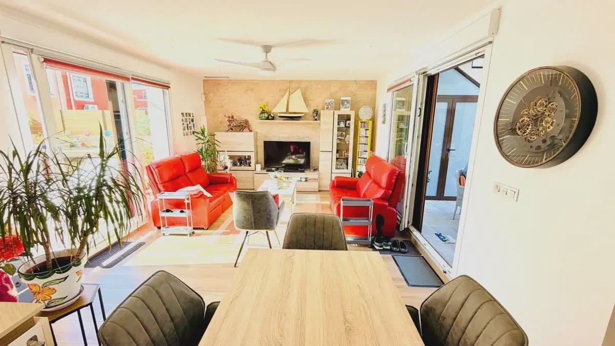 Chalet de 3 habitaciones en Los Montesinos en venta con piscina - 392.500 € (Ref: 10153270)