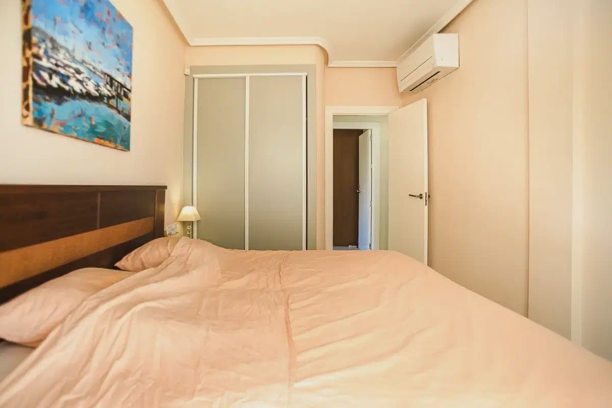 4 soverom Villa til salgs i Torrevieja med svømmebasseng garasje - € 310 000 (Ref: 10154483)