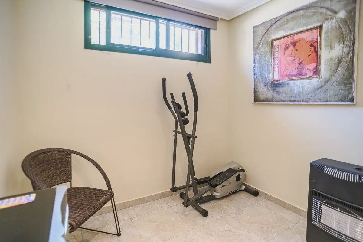 4 soverom Villa til salgs i Torrevieja med svømmebasseng garasje - € 310 000 (Ref: 10154483)