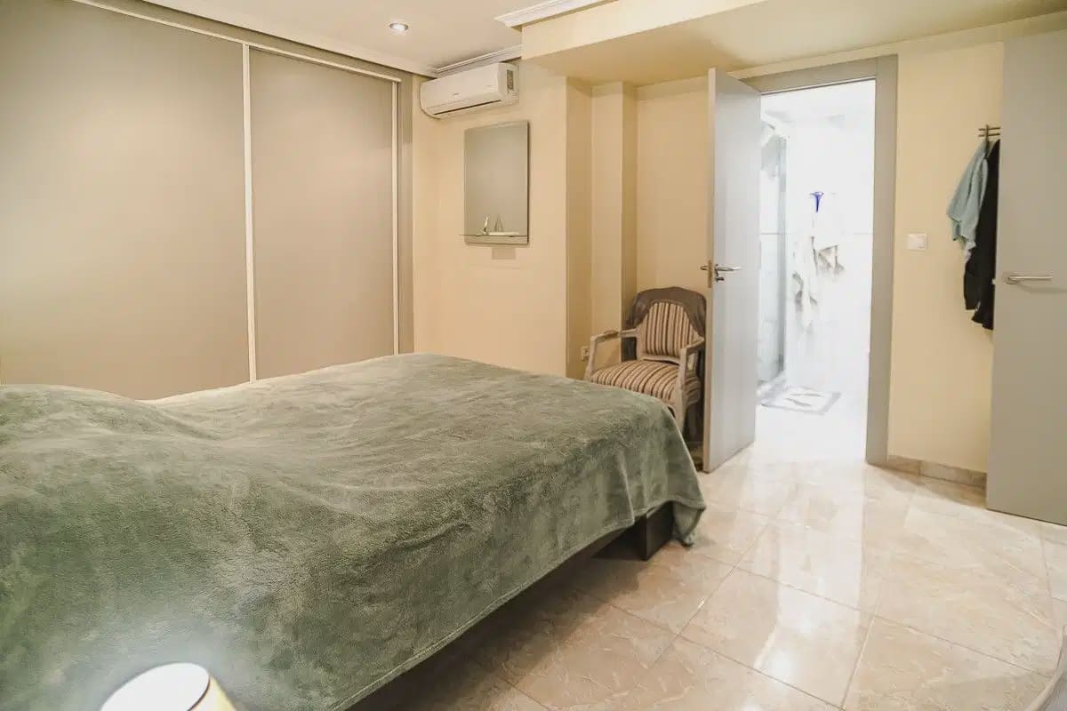 4 soverom Villa til salgs i Torrevieja med svømmebasseng garasje - € 310 000 (Ref: 10154483)