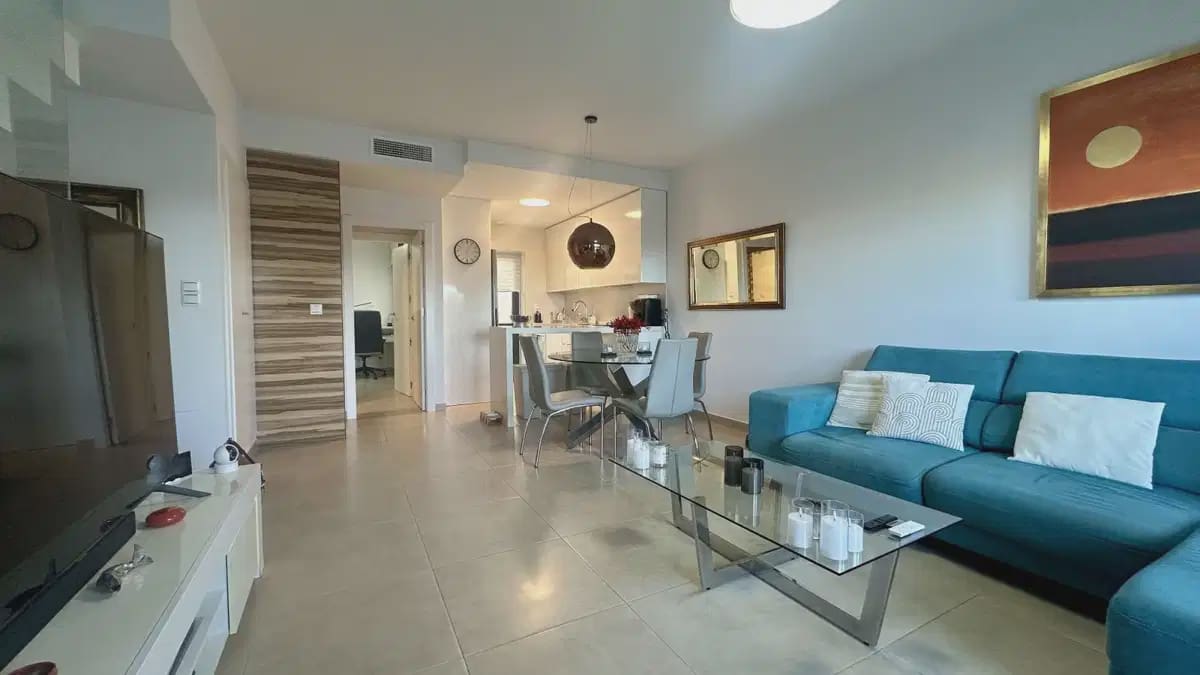 Casa de 3 habitaciones en Villamartin en venta con piscina garaje - 395.000 € (Ref: 10160850)