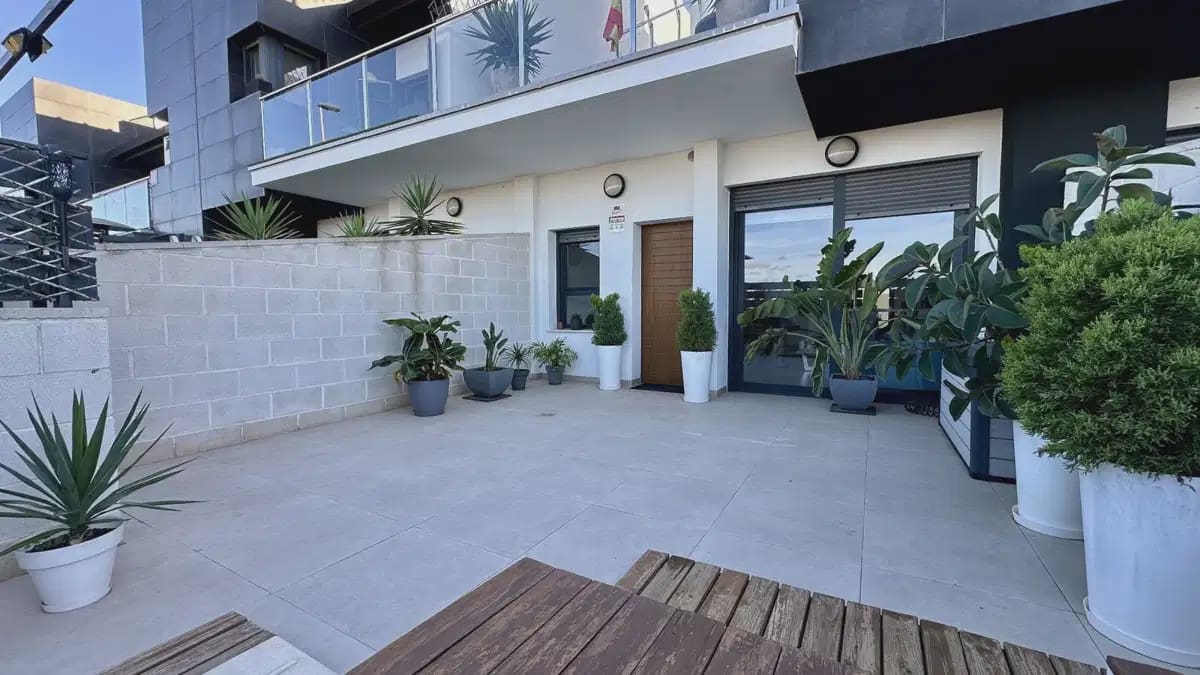 Casa de 3 habitaciones en Villamartin en venta con piscina garaje - 395.000 € (Ref: 10160850)