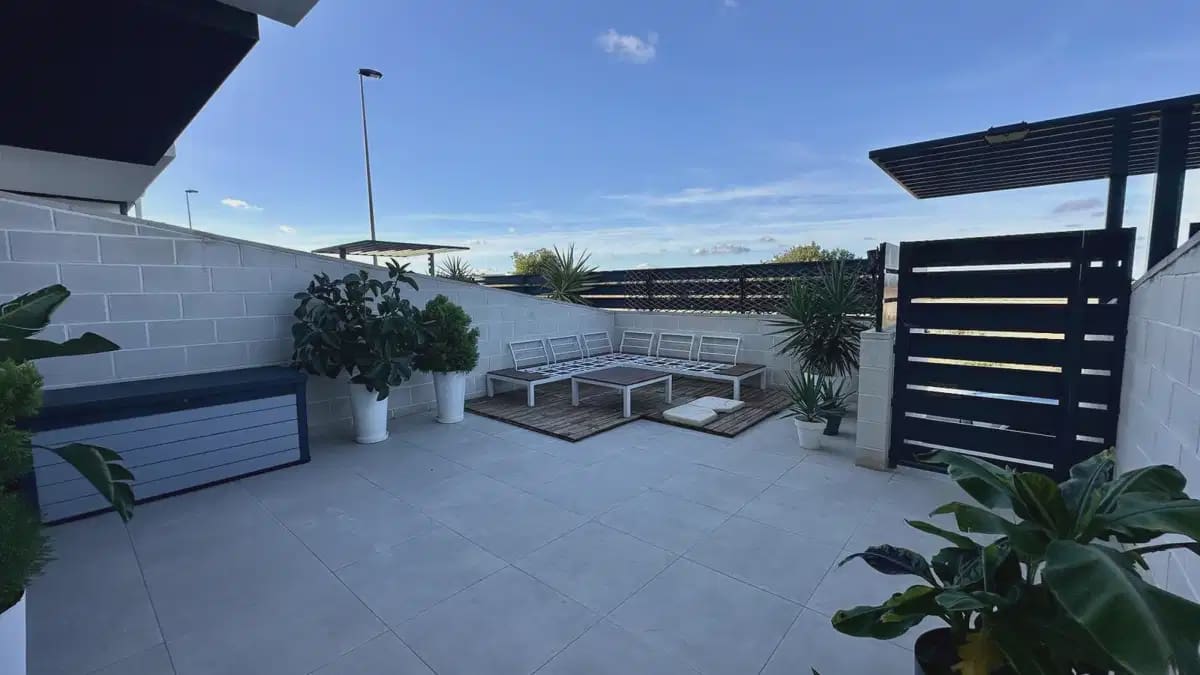Casa de 3 habitaciones en Villamartin en venta con piscina garaje - 395.000 € (Ref: 10160850)