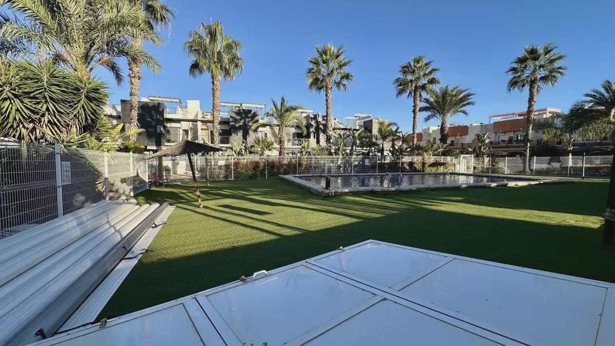 Casa de 3 habitaciones en Villamartin en venta con piscina garaje - 395.000 € (Ref: 10160850)